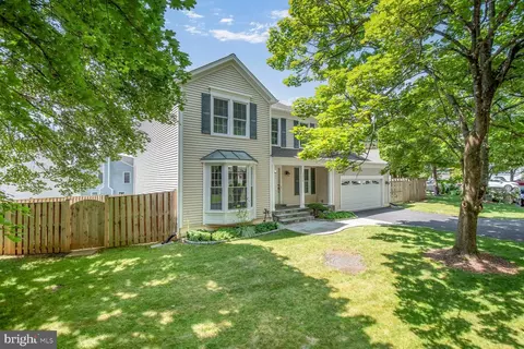 Exterior - 13510 Winding Trail Ct, Silver Spring, MD 20906 photo 2 of 6