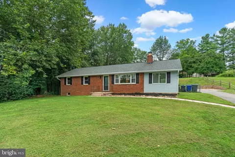 8312 Hawkins Creamery Rd, Gaithersburg, MD 20882