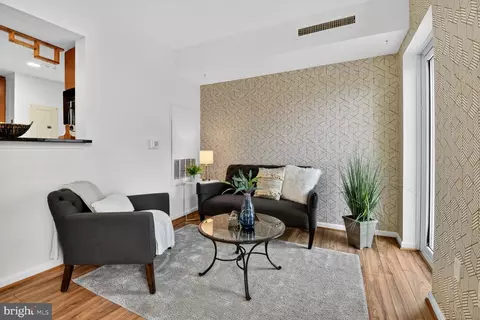 Living - 930 Wayne Ave #1004, Silver Spring, MD 20910 photo 1 of 2