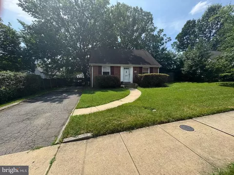 1111 Edmonston Dr, Rockville, MD 20851