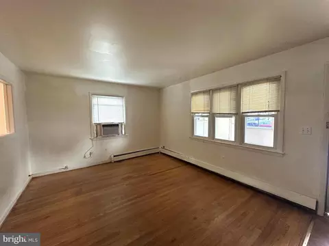 1026 Ruatan St, Silver Spring, MD 20903 photo 5
