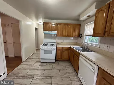 1026 Ruatan St, Silver Spring, MD 20903 photo 11