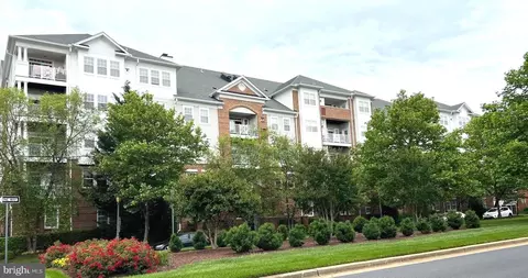 327 King Farm Blvd #104, Rockville, MD 20850