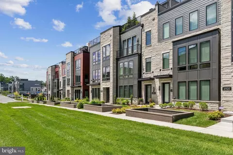 6924 Viceroy Aly, Bethesda, MD 20817