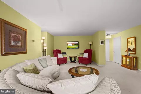 Living - 8830 Piney Branch Rd #206, Silver Spring, MD 20903 photo 3 of 5