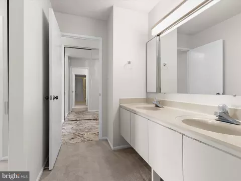 Bath - 15101 Interlachen Dr #1-914, Silver Spring, MD 20906 photo 2 of 6