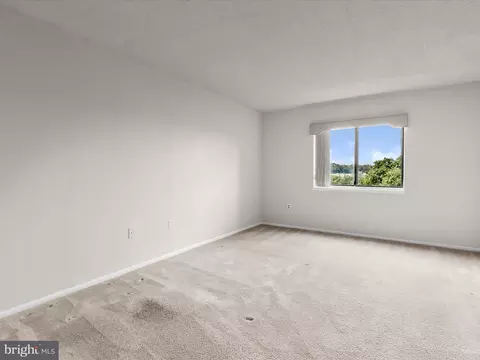 Bedroom - 15101 Interlachen Dr #1-914, Silver Spring, MD 20906 photo 4 of 8