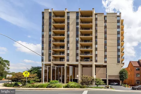 4242 E West Hwy #502, Chevy Chase, MD 20815