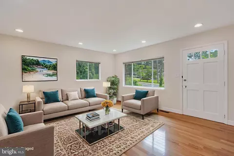 13211 Lutes Dr, Silver Spring, MD 20906 photo 3
