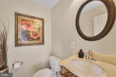 2128 Elm Tree Ln, Silver Spring, MD 20906 photo 10