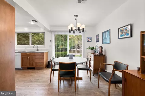 Dining - 15410 Bramblewood Dr, Silver Spring, MD 20906 photo 1 of 3