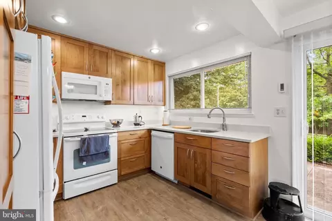Kitchen - 15410 Bramblewood Dr, Silver Spring, MD 20906 photo 1 of 3