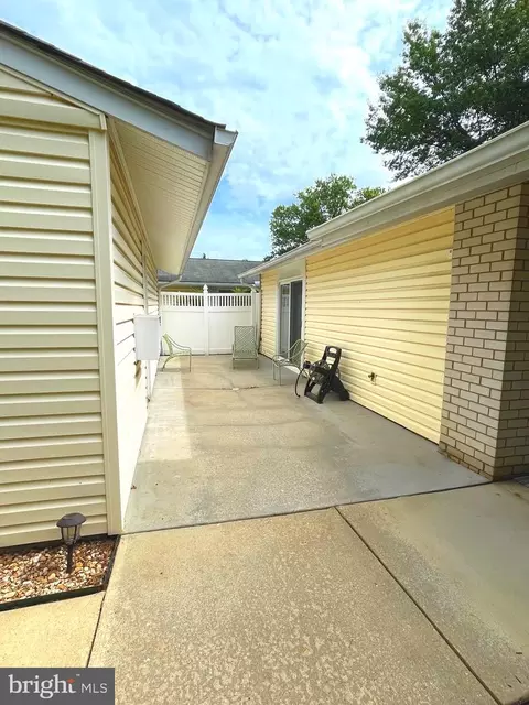 Exterior - 15410 Bramblewood Dr, Silver Spring, MD 20906 photo 5 of 13