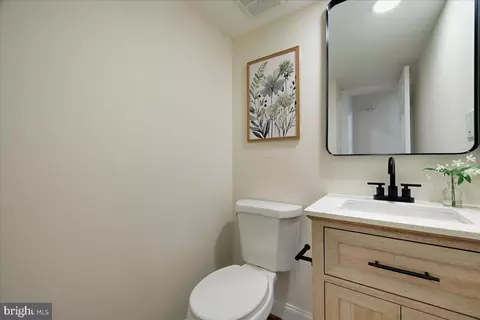 13517 Middlevale Ln, Silver Spring, MD 20906 photo 9