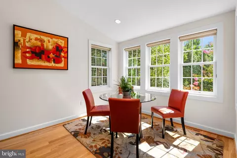 Dining - 9601 Sutherland Rd, Silver Spring, MD 20901 photo 3 of 4