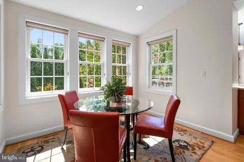 Dining - 9601 Sutherland Rd, Silver Spring, MD 20901 photo 4 of 4