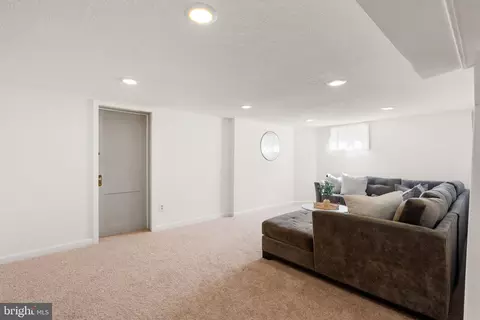 Other - 9601 Sutherland Rd, Silver Spring, MD 20901 photo 6 of 10