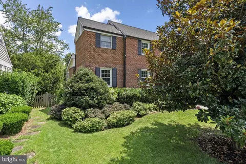 Exterior - 9601 Sutherland Rd, Silver Spring, MD 20901 photo 6 of 9