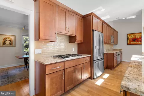 Kitchen - 9601 Sutherland Rd, Silver Spring, MD 20901 photo 2 of 4