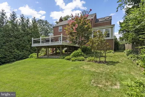 Exterior - 9601 Sutherland Rd, Silver Spring, MD 20901 photo 3 of 9
