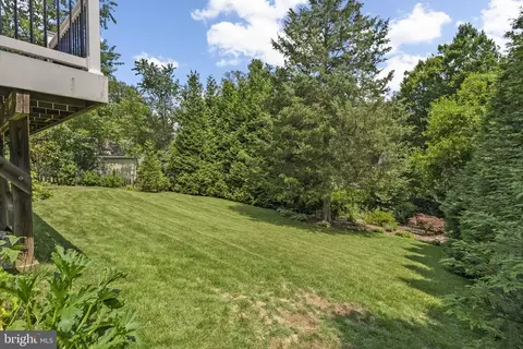 Exterior - 9601 Sutherland Rd, Silver Spring, MD 20901 photo 7 of 9