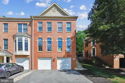15 Blue Hosta Way, Rockville, MD 20850