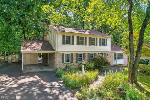 17817 Caddy Dr, Rockville, MD 20855