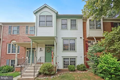 8708 Delcris Dr, Gaithersburg, MD 20886