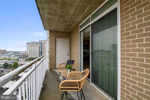 Exterior - 930 Wayne Ave #1210, Silver Spring, MD 20910 photo 5 of 10