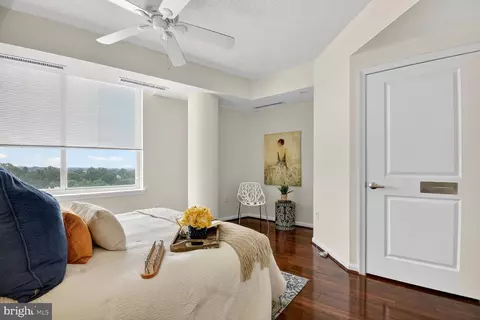 Bedroom - 930 Wayne Ave #1210, Silver Spring, MD 20910 photo 2 of 3