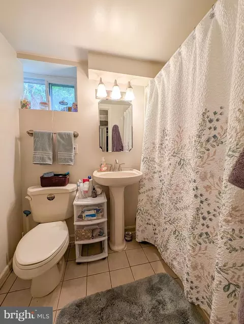 Bath - 11904 Bluhill Rd, Silver Spring, MD 20902 photo 2 of 2