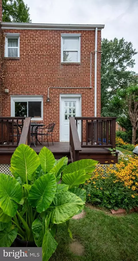 Exterior - 11904 Bluhill Rd, Silver Spring, MD 20902 photo 6 of 13