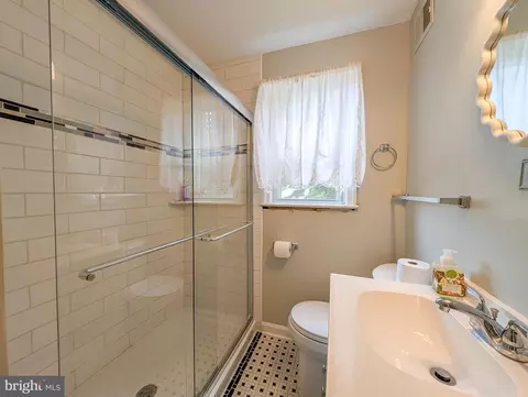 Bath - 11904 Bluhill Rd, Silver Spring, MD 20902 photo 1 of 2
