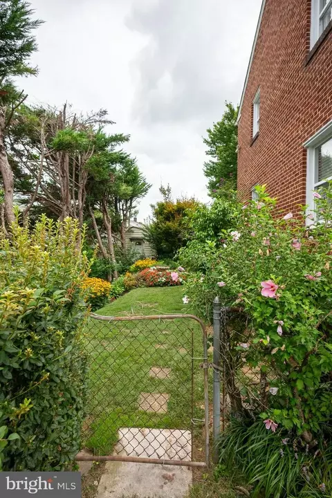 Exterior - 11904 Bluhill Rd, Silver Spring, MD 20902 photo 10 of 13