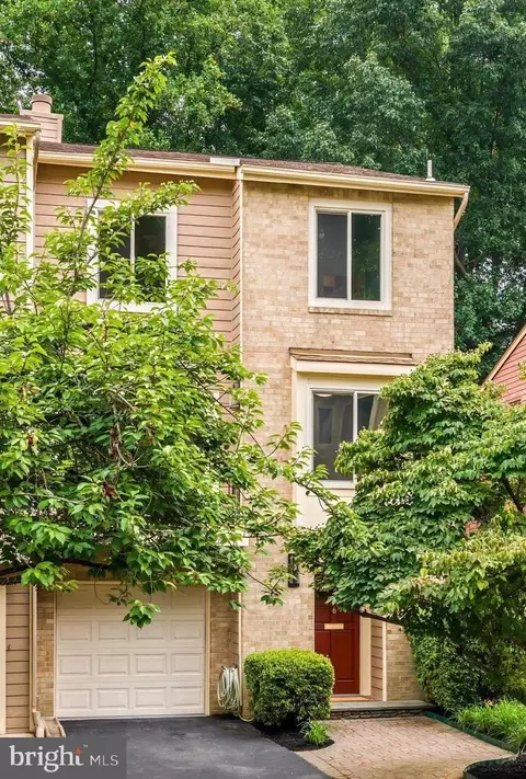 10713 Mist Haven Ter, Rockville, MD 20852
