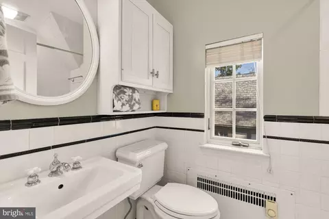 Bath - 3110 Rolling Rd, Chevy Chase, MD 20815 photo 5 of 7