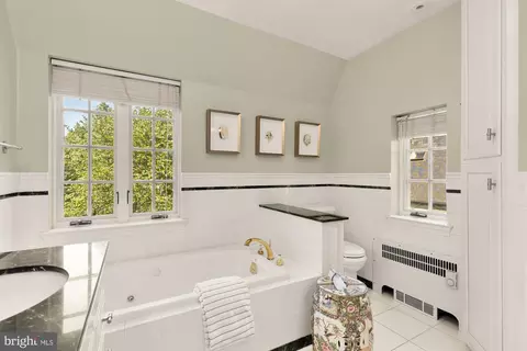 Bath - 3110 Rolling Rd, Chevy Chase, MD 20815 photo 4 of 7