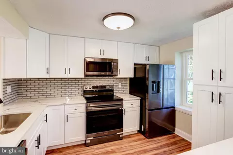 2835 Shepperton Ter, Silver Spring, MD 20904 photo 2