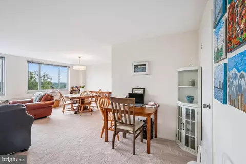 Dining - 1900 Lyttonsville Rd #1308, Silver Spring, MD 20910 photo 2 of 5