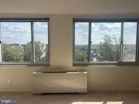 Living - 1900 Lyttonsville Rd #1308, Silver Spring, MD 20910 photo 2 of 2