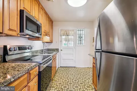 Kitchen - 9507 Adelphi Rd, Silver Spring, MD 20903 photo 4 of 6