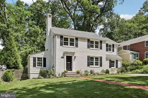 6309 Newburn Dr, Bethesda, MD 20816