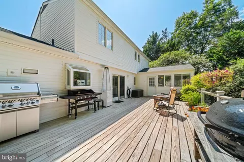 Exterior - 601 Stone House Ln, Silver Spring, MD 20905 photo 8 of 23
