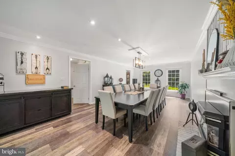 Dining - 601 Stone House Ln, Silver Spring, MD 20905 photo 5 of 5
