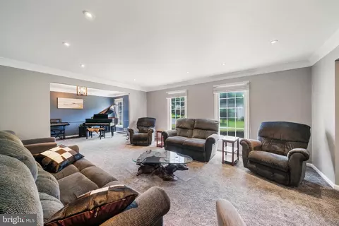 Living - 601 Stone House Ln, Silver Spring, MD 20905 photo 1 of 1