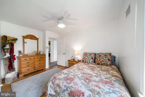 Bedroom - 601 Stone House Ln, Silver Spring, MD 20905 photo 4 of 5
