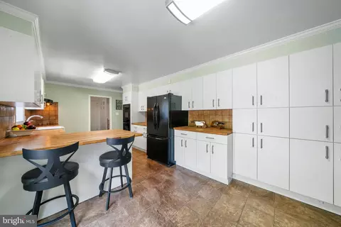 Kitchen - 601 Stone House Ln, Silver Spring, MD 20905 photo 5 of 5