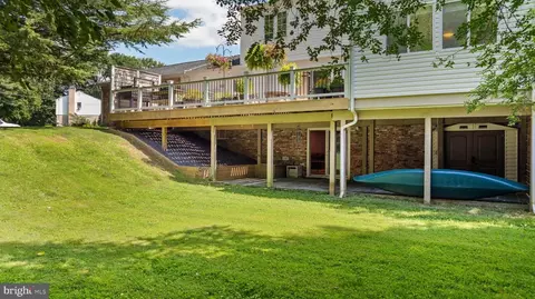 Exterior - 601 Stone House Ln, Silver Spring, MD 20905 photo 12 of 23