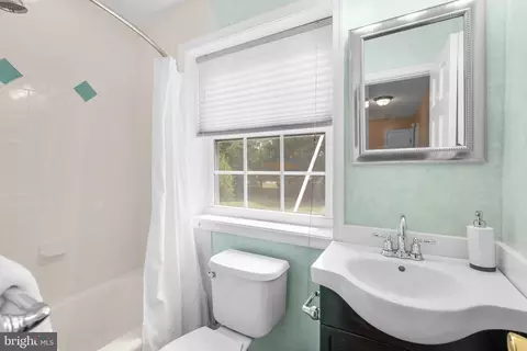 Bath - 211 Olney Sandy Spring Rd, Ashton, MD 20861 photo 4 of 5