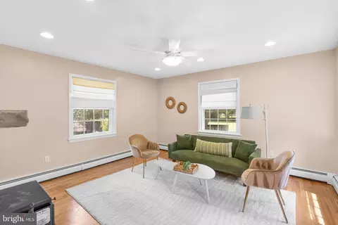 Living - 211 Olney Sandy Spring Rd, Ashton, MD 20861 photo 3 of 6